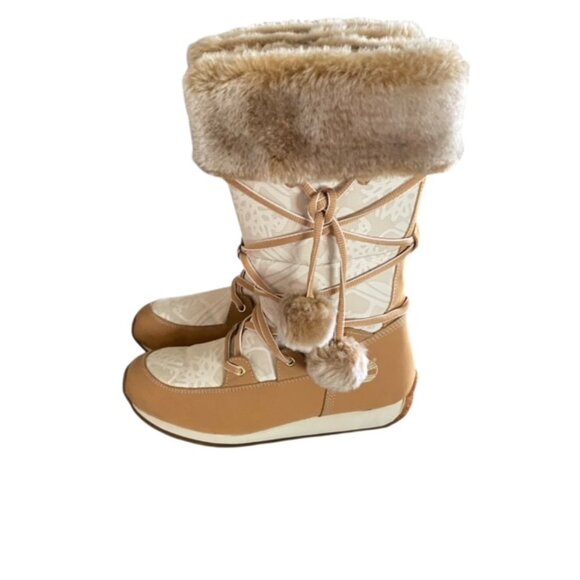 Timberland Winterberry Boots 5.5 - Picture 1 of 6